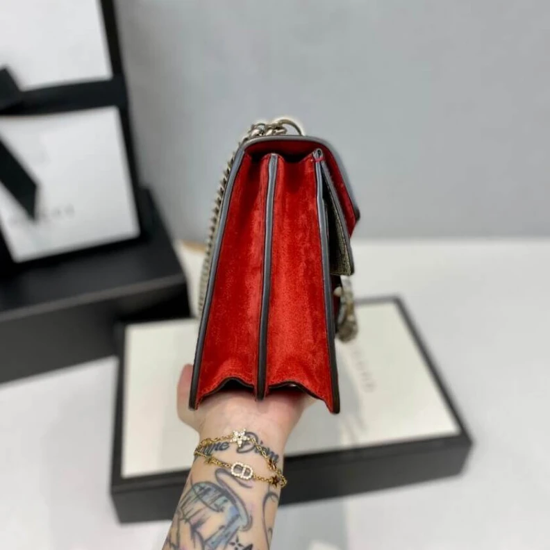 Louis vuitton locations Beige ebo Gucci Dionysus Small GG Shoulder Bag Red