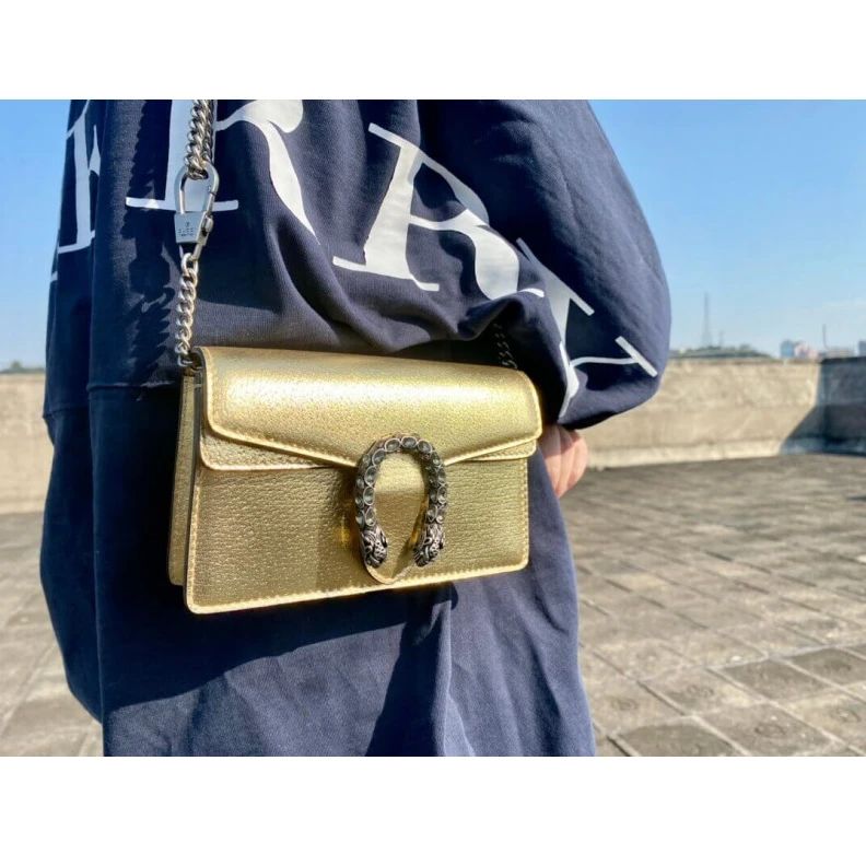 Kitlife Pin closu Gucci Dionysus Small Shoulder Bag in Gold Lame Leather