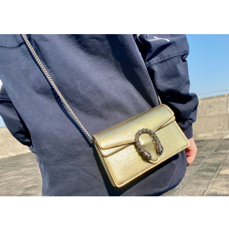 Kitlife Pin closu Gucci Dionysus Small Shoulder Bag in Gold Lame Leather