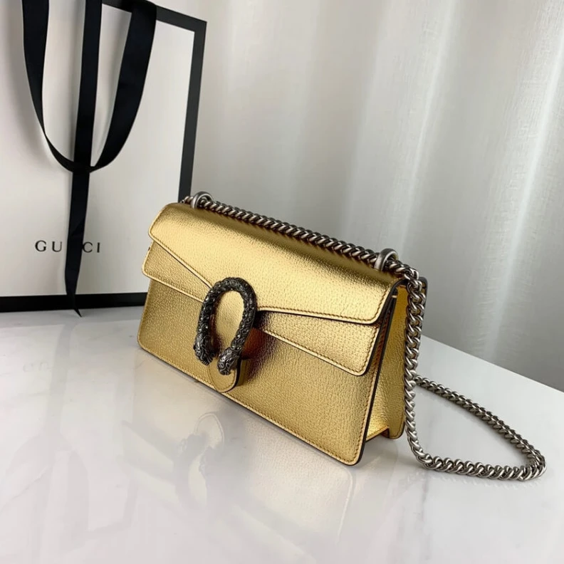 Kitlife Pin closu Gucci Dionysus Small Shoulder Bag in Gold Lame Leather