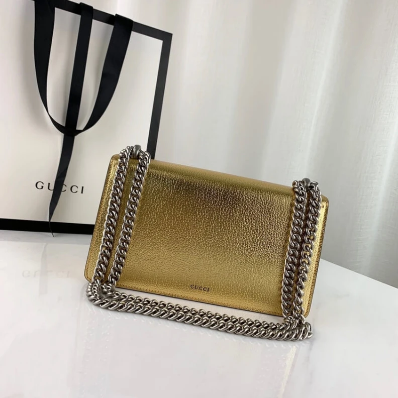 Kitlife Pin closu Gucci Dionysus Small Shoulder Bag in Gold Lame Leather