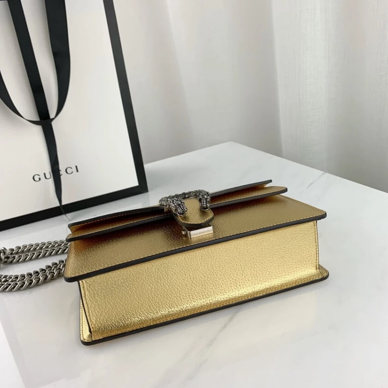 Kitlife Pin closu Gucci Dionysus Small Shoulder Bag in Gold Lame Leather
