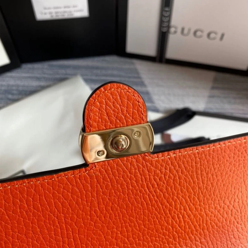 Replica bags GG Hardwa Gucci GG Interlocking Wallet On Chain Orange