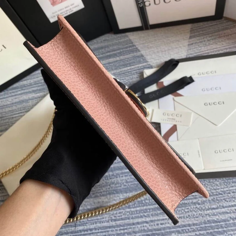 Louis vuitton locations Full Inte Gucci GG Interlocking Wallet On Chain Pink