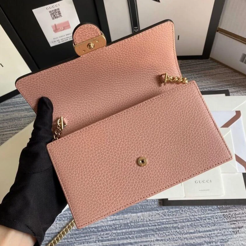 Louis vuitton locations Full Inte Gucci GG Interlocking Wallet On Chain Pink