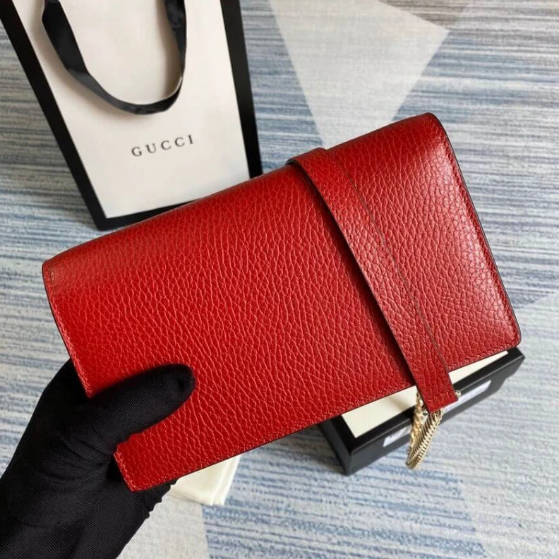 Lv belts replica Golden In Gucci GG Interlocking Wallet On Chain Red