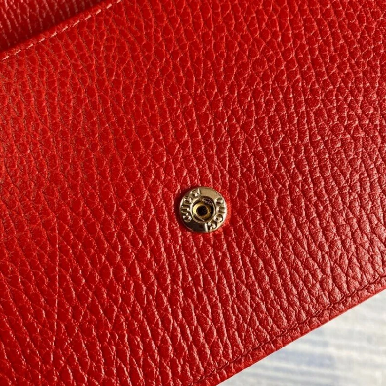 Lv belts replica Golden In Gucci GG Interlocking Wallet On Chain Red