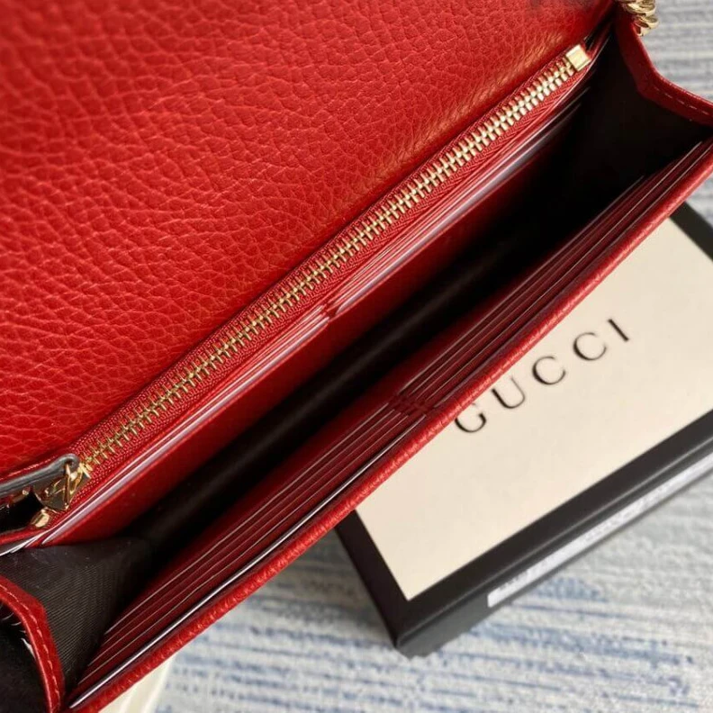 Lv belts replica Golden In Gucci GG Interlocking Wallet On Chain Red