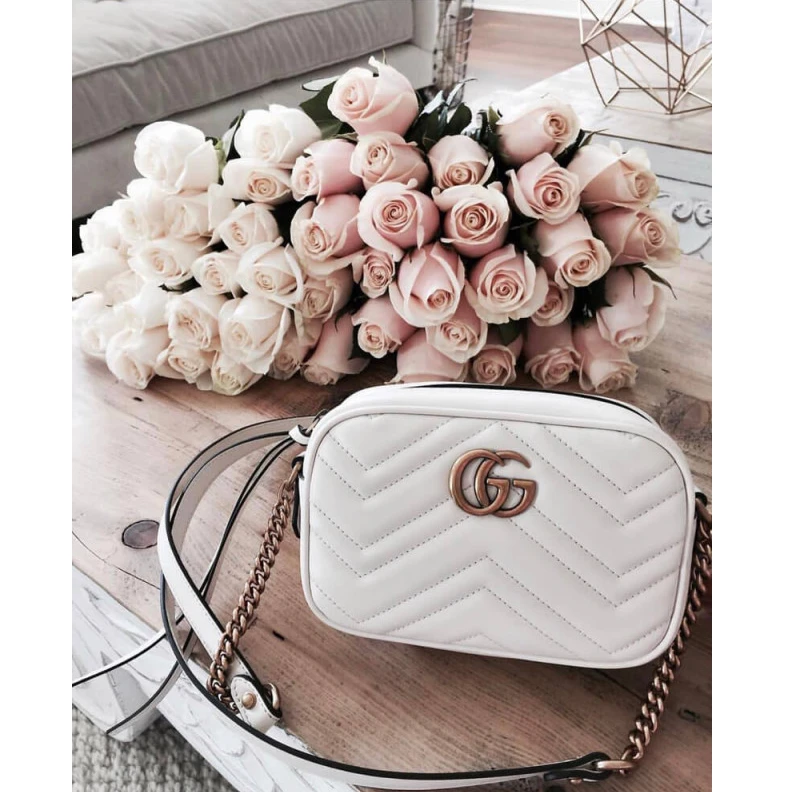 Louis vuitton locations Chain sho Gucci GG Marmont Matelasse Mini Bag White