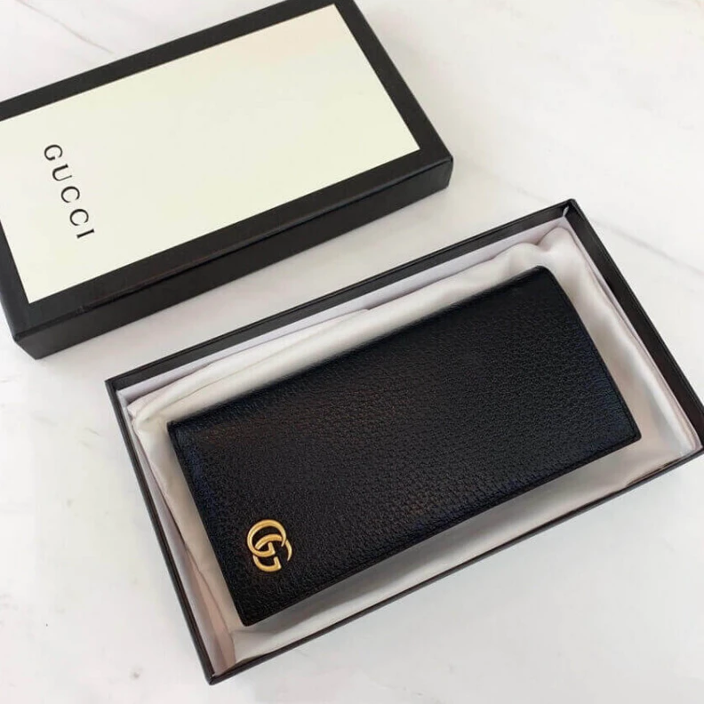 Kitlife Black met Gucci GG Marmont Metal-Free Tanned Leather Long Bi-Fold Wallet
