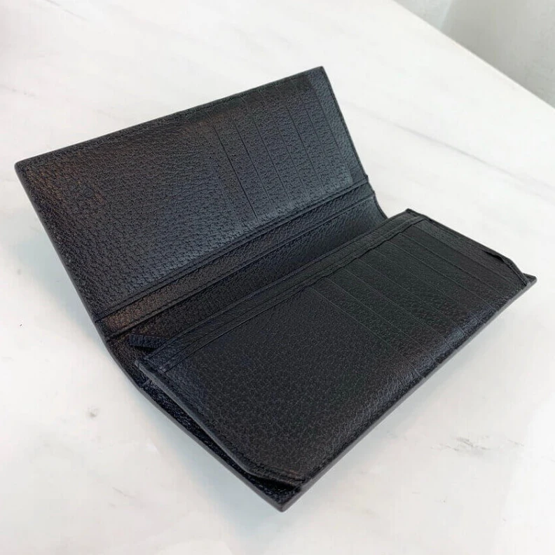 Kitlife Black met Gucci GG Marmont Metal-Free Tanned Leather Long Bi-Fold Wallet