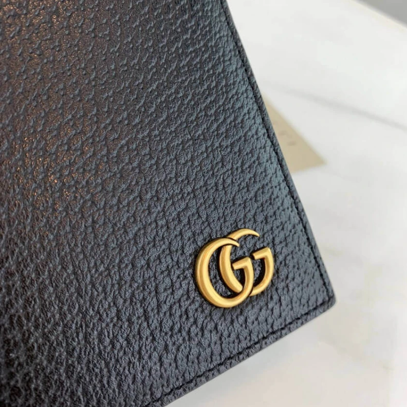 Kitlife Black met Gucci GG Marmont Metal-Free Tanned Leather Long Bi-Fold Wallet