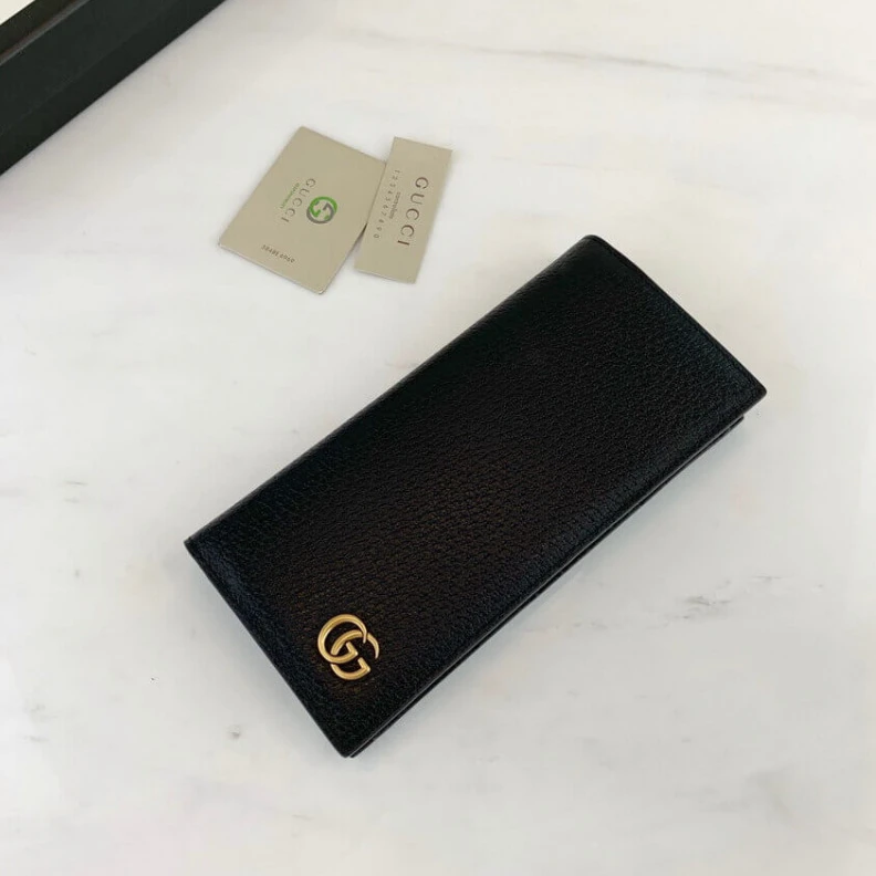 Kitlife Black met Gucci GG Marmont Metal-Free Tanned Leather Long Bi-Fold Wallet