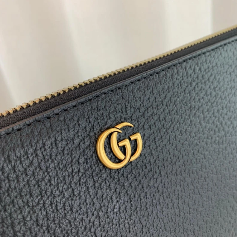 Kitlife ru Black met Gucci GG Marmont Metal-Free Tanned Leather Pouch