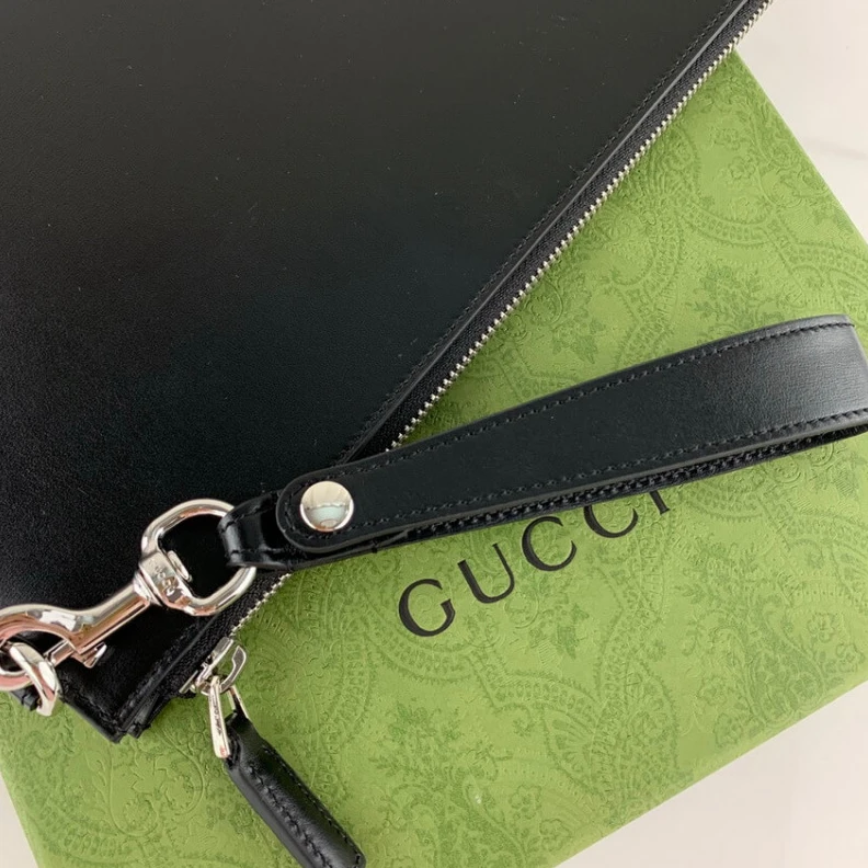 Lv belts replica A slim lea Gucci GG Marmont Smooth Leather Pouch