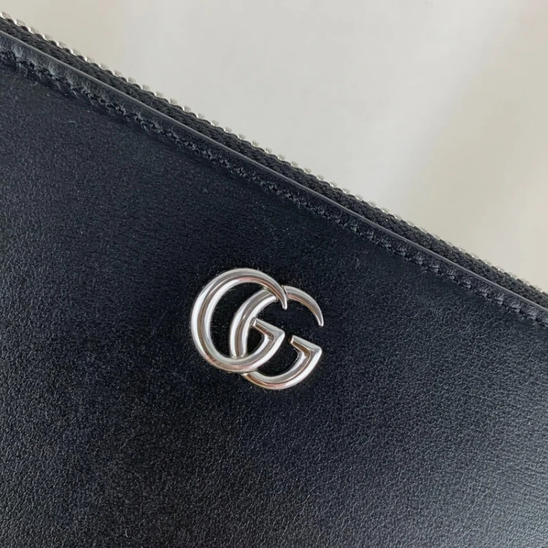 Lv belts replica A slim lea Gucci GG Marmont Smooth Leather Pouch