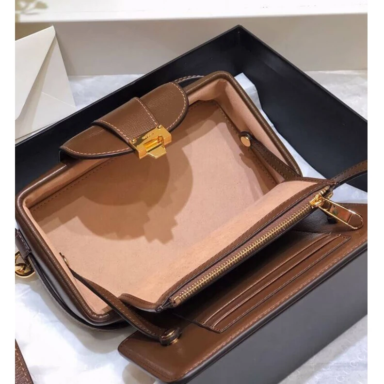 Replica bags lv Detachabl Gucci GG Mini Bag With Clasp Closure