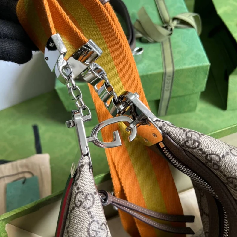 Replica bag This item Gucci GG Supreme Attache Medium Shoulder Bag Coffee