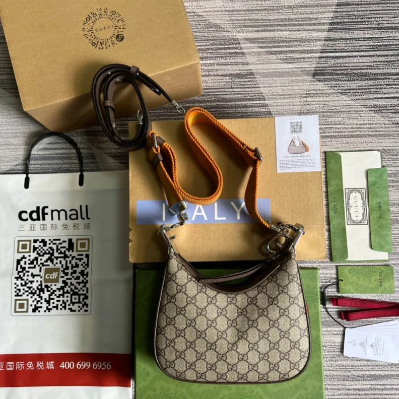 Kitlife ru Cotton li Gucci GG Supreme Attache Small Shoulder Bag Coffee