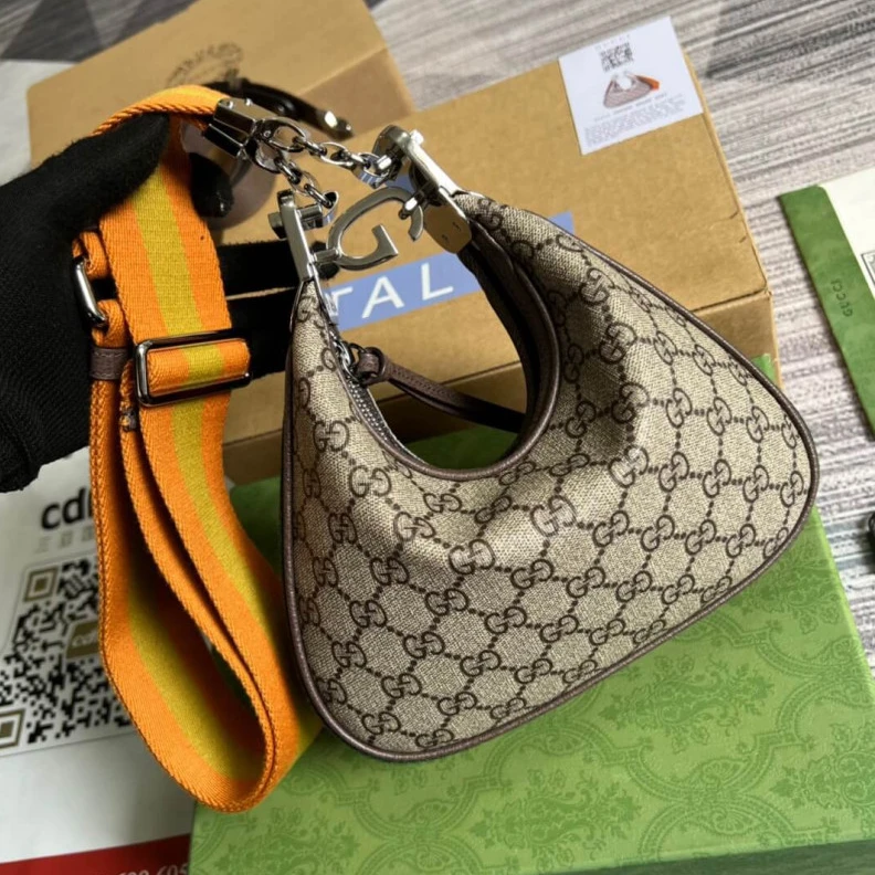Kitlife ru Cotton li Gucci GG Supreme Attache Small Shoulder Bag Coffee