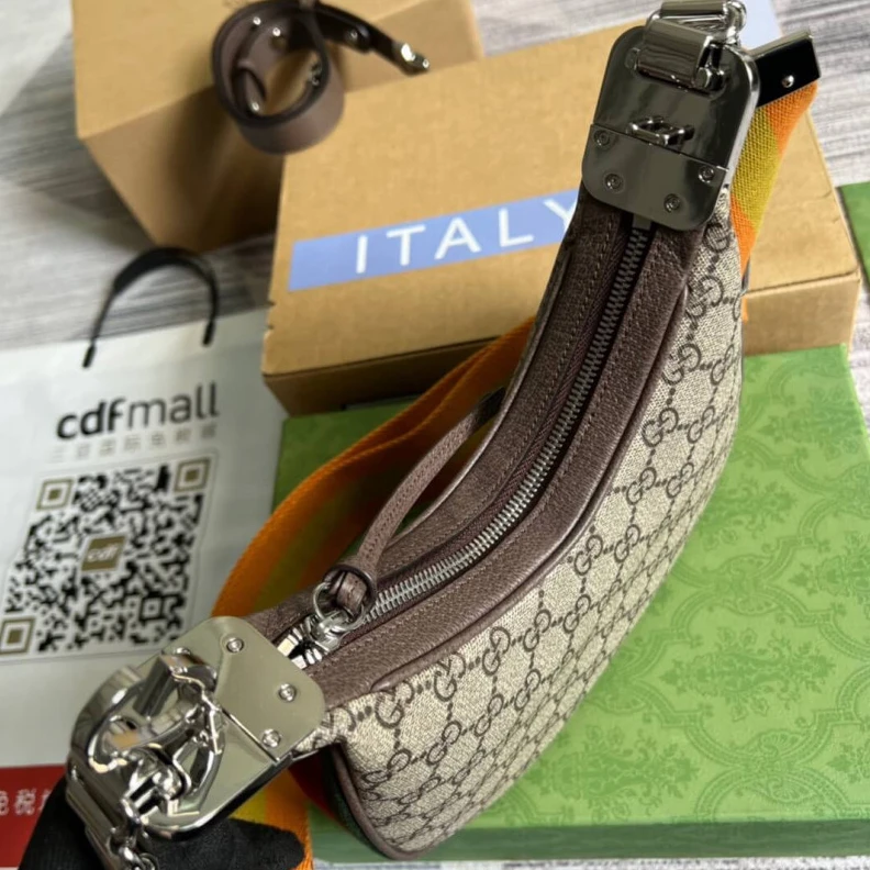 Kitlife ru Cotton li Gucci GG Supreme Attache Small Shoulder Bag Coffee