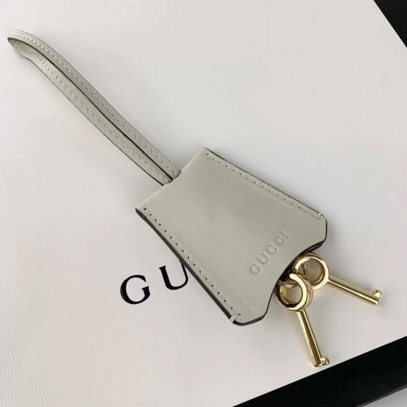 Top lv Key with Gucci GG Supreme Padlock Small Shoulder Bag White