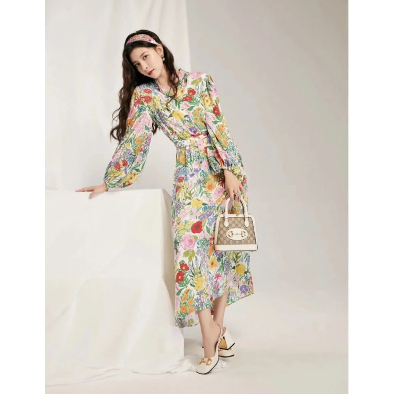 Lv belts replica A new intr Gucci Horsebit 1955 Mini Top Handle Bag In White GG Supreme Canvas