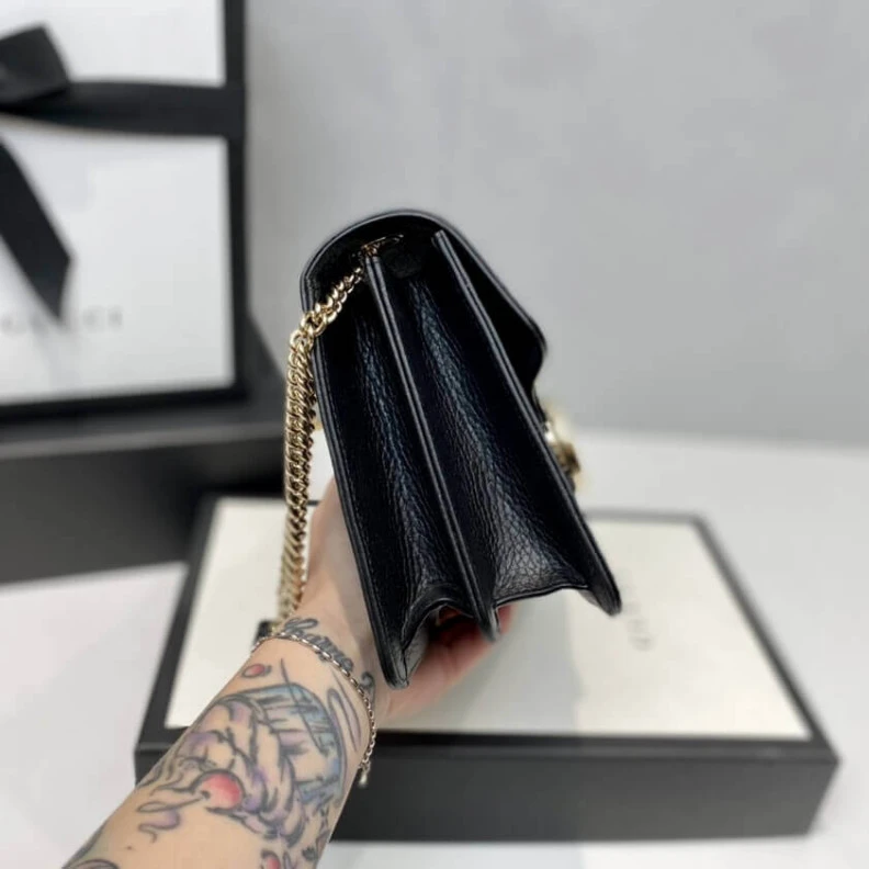 Louis vuitton locations 25 x 15 x Gucci Interlocking Chain Leather Cross Body Bag Black
