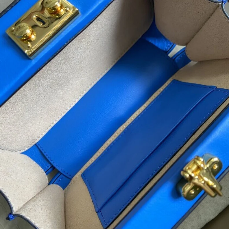 Louis vuitton locations Pop colour Gucci Interlocking G Mini Bag in Blue Leather