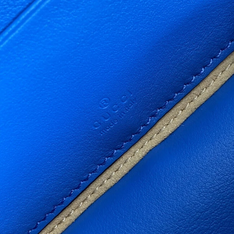 Louis vuitton locations Pop colour Gucci Interlocking G Mini Bag in Blue Leather