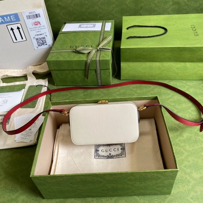 Replica bags Pop colour Gucci Interlocking G Mini Bag in White Leather