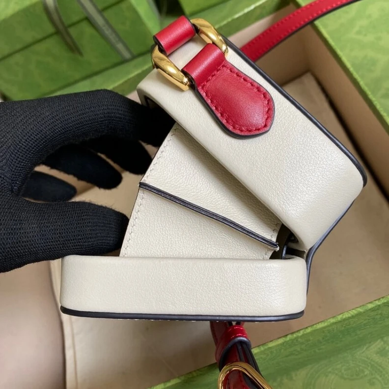 Replica bags Pop colour Gucci Interlocking G Mini Bag in White Leather