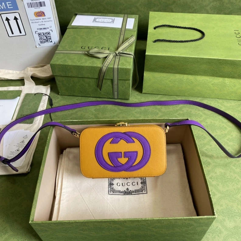 Replica bags lv Pop colour Gucci Interlocking G Mini Bag in Yellow Leather