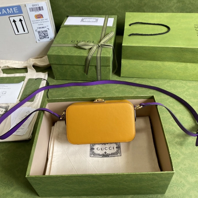 Replica bags lv Pop colour Gucci Interlocking G Mini Bag in Yellow Leather