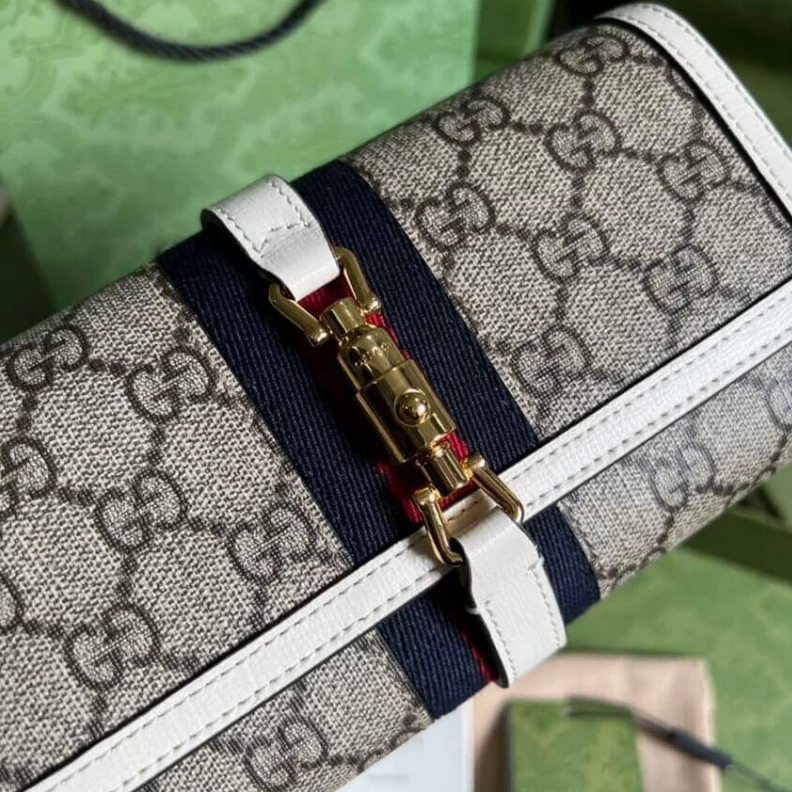 Kitlife Blue and Gucci Jackie 1961 Chain Wallet White