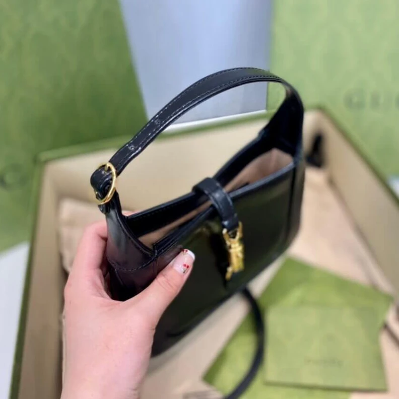 Lv belts replica Handle: 7 Gucci Jackie 1961 Mini Hobo Bag In Black Leather