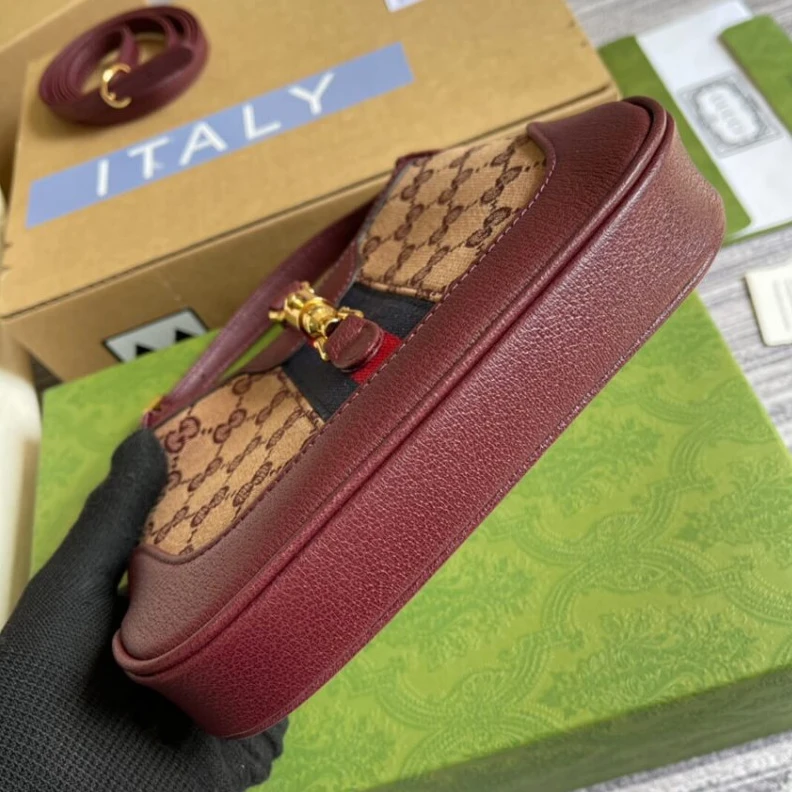 Kitlife ru Piston cl Gucci Jackie 1961 Mini Shoulder Bag in Burgundy GG Canvas
