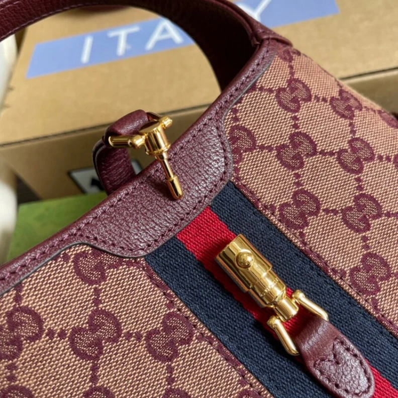 Kitlife ru Piston cl Gucci Jackie 1961 Mini Shoulder Bag in Burgundy GG Canvas
