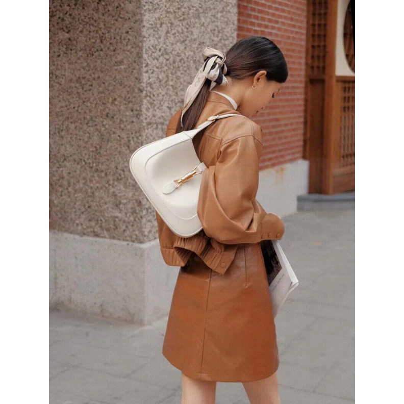Louis vuitton locations White lea Gucci Jackie 1961 Small Hobo Bag In White Leather