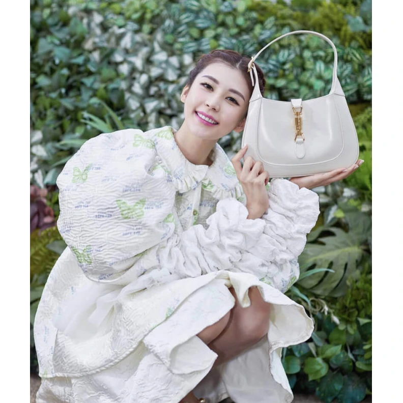 Louis vuitton locations White lea Gucci Jackie 1961 Small Hobo Bag In White Leather