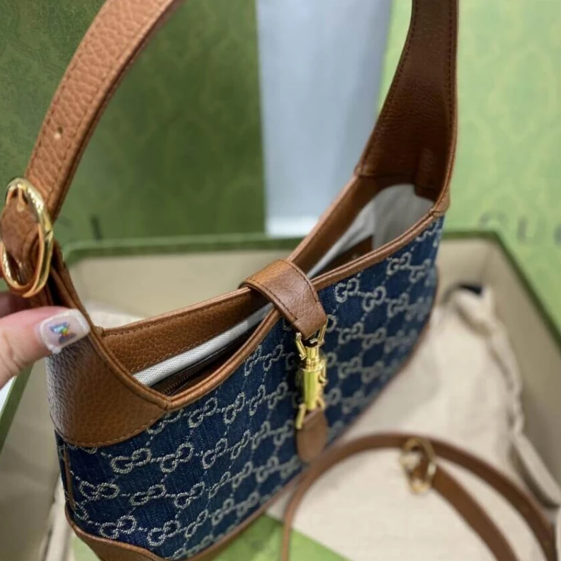 Kitlife ru Piston cl Gucci Jackie 1961 Small Shoulder Bag in Blue Jacquard Denim