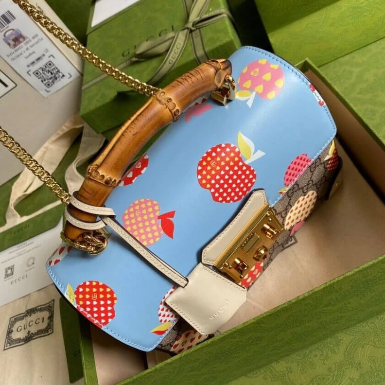 Louis vuitton locations Lock clos Gucci Les Pommes Padlock Small Bag Blue