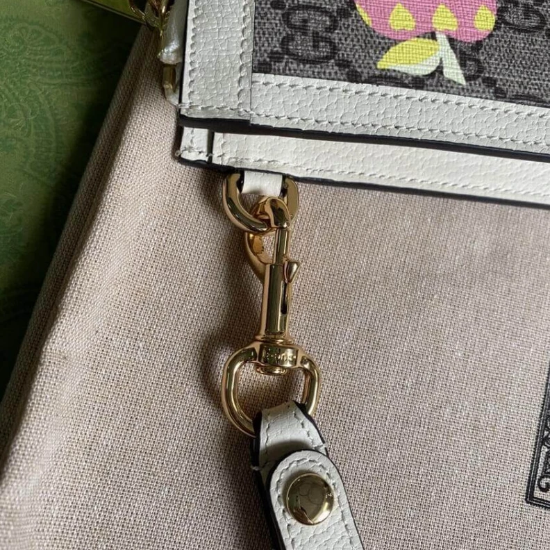 Replica bags White lea Gucci Les Pommes Zip Pouch