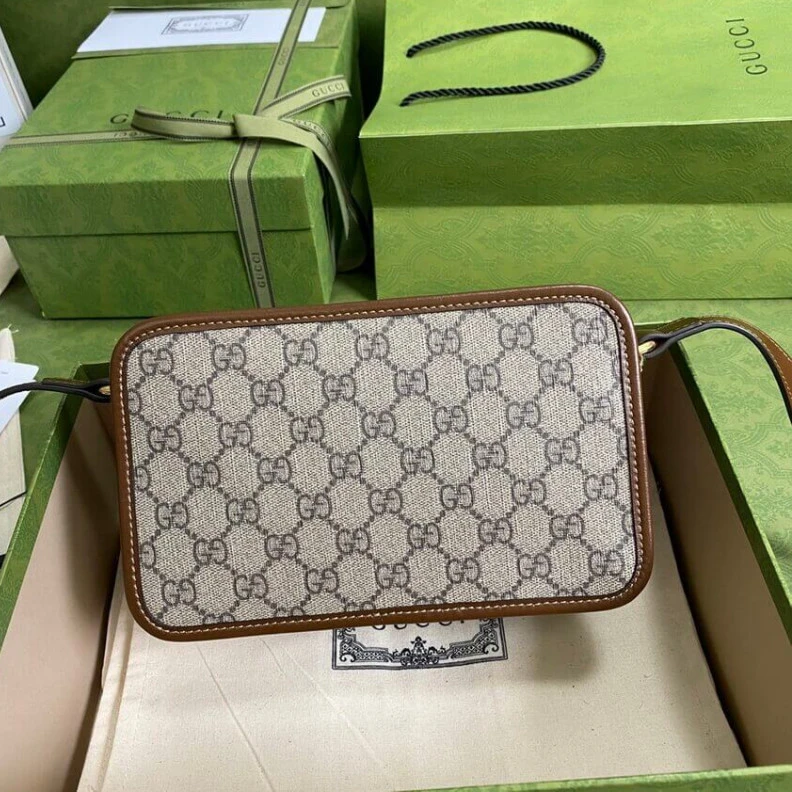 Kitlife A petite r Gucci Mini Bag with Interlocking G