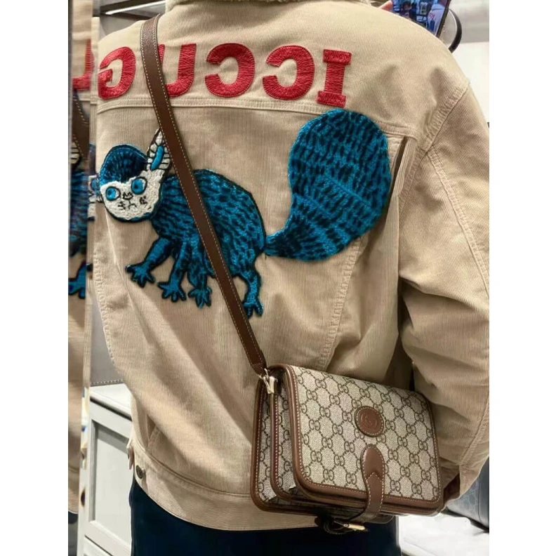 Kitlife Beige and Gucci Mini Shoulder Bag with Interlocking G in GG Supreme