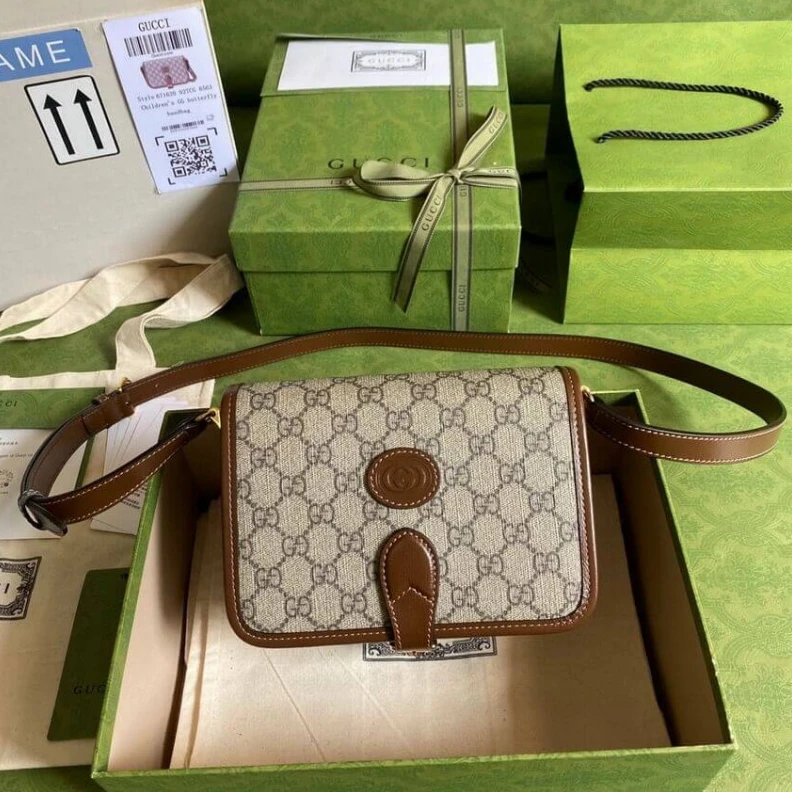 Kitlife Beige and Gucci Mini Shoulder Bag with Interlocking G in GG Supreme