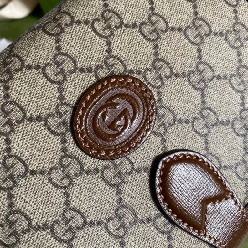 Kitlife Beige and Gucci Mini Shoulder Bag with Interlocking G in GG Supreme
