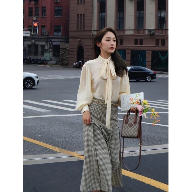 Louis vuitton locations Detachabl Gucci Mini Tote Bag with Interlocking G in GG Supreme