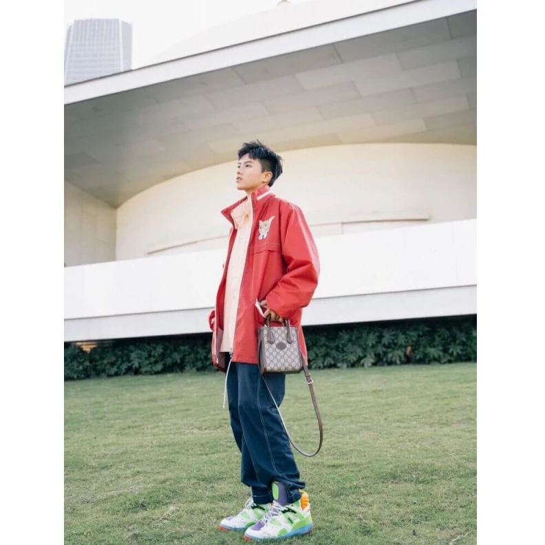 Louis vuitton locations Detachabl Gucci Mini Tote Bag with Interlocking G in GG Supreme