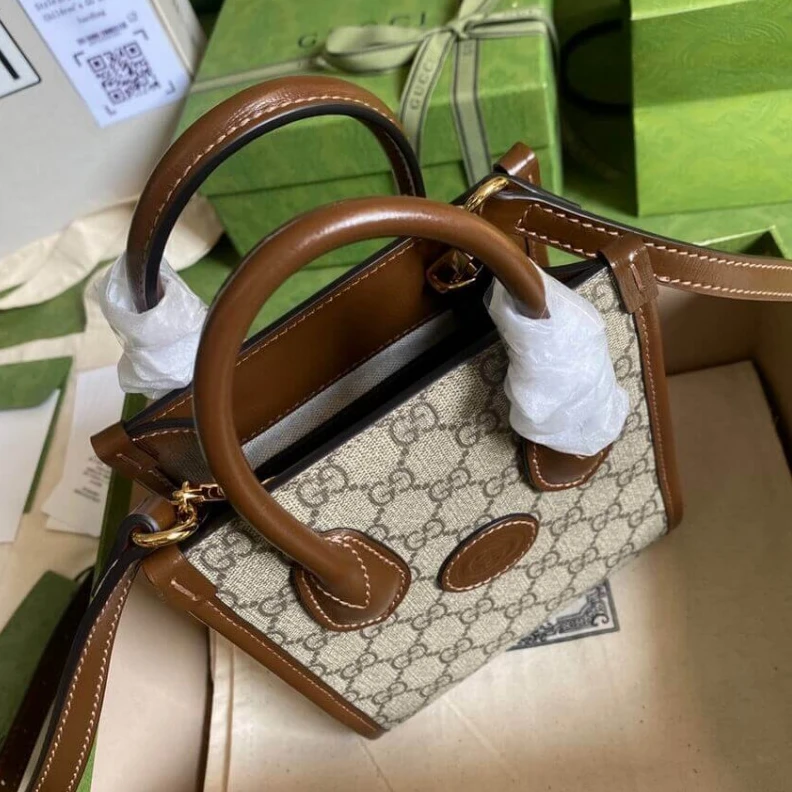 Louis vuitton locations Detachabl Gucci Mini Tote Bag with Interlocking G in GG Supreme